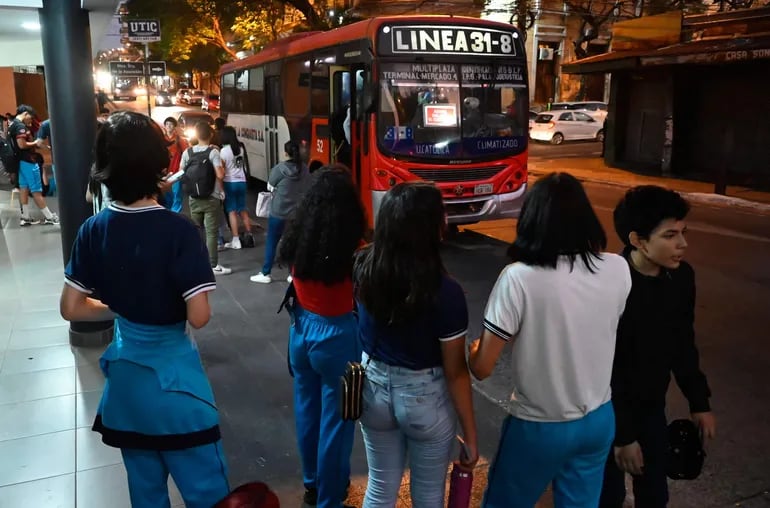 Billetaje electrónico: Fenaes amenaza con paro si no se proveen las tarjetas estudiantiles