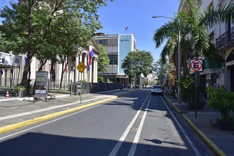 Calles desiertas en Asunción