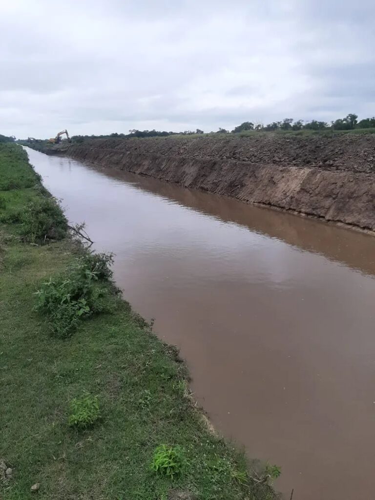 Denuncian a empresa arrocera por realizar canalizaciones en propiedad ajena