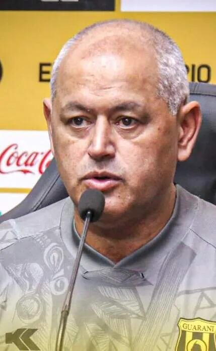 Guaraní cuenta con un oneroso cuerpo técnico