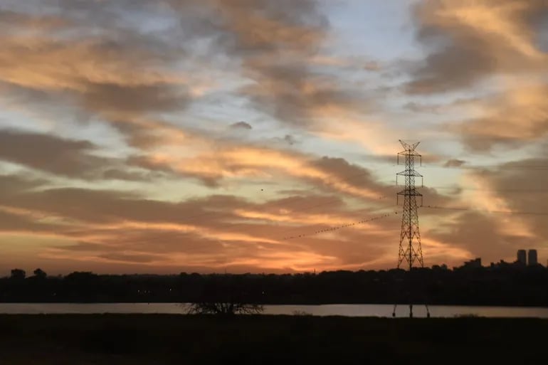 Meteorología: pronóstico anticipa lluvias dispersas y ambiente caluroso este martes en Paraguay – Clima