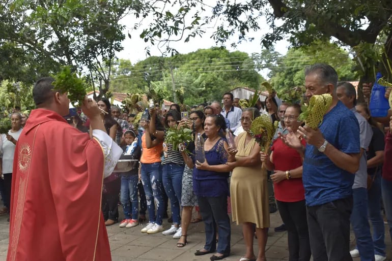 Semana Santa nos recuerda nuestro compromiso con Dios, la iglesia y nuestros hermanos, dice párroco de Ayolas