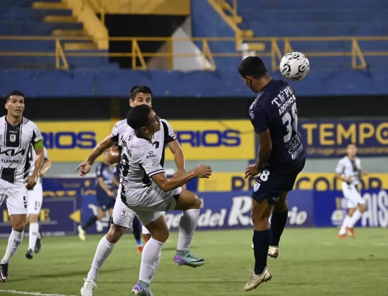 Tacuary vs. Sportivo Ameliano: Empate en el clásico de barrio – Fútbol