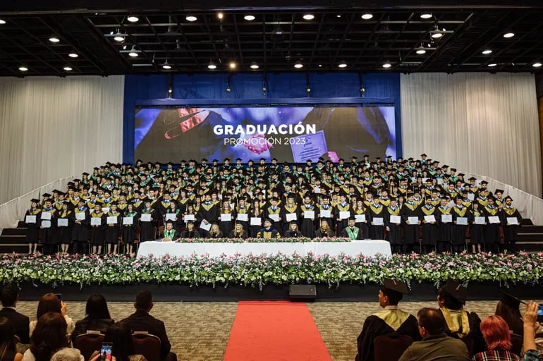 Universidad Americana celebró acto de graduación de más de 1.800 profesionales Made in Americana – Empresariales