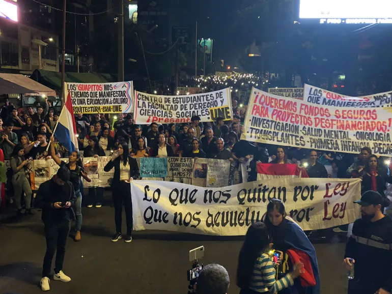 Arancel Cero: Estudiantes de la UNE inician cierre intermitente de acceso al Puente de la Amistad