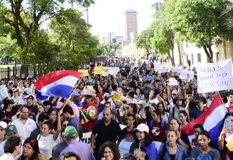 Por un puñado de estudiantes no derogarán “Hambre cero”, dice Bachi Núñez