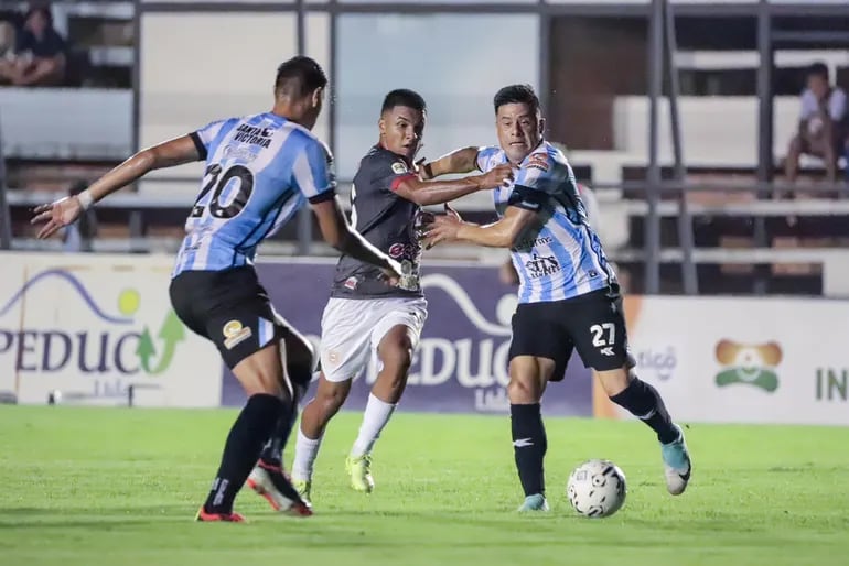 División Intermedia: Marcador en blanco en el Parque del Guairá – Fútbol de Ascenso de Paraguay