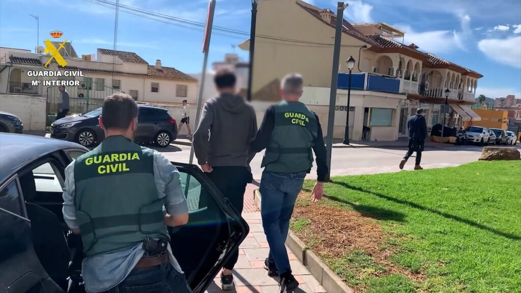 Docenas de detenidos por estafa de «hijo en apuros»