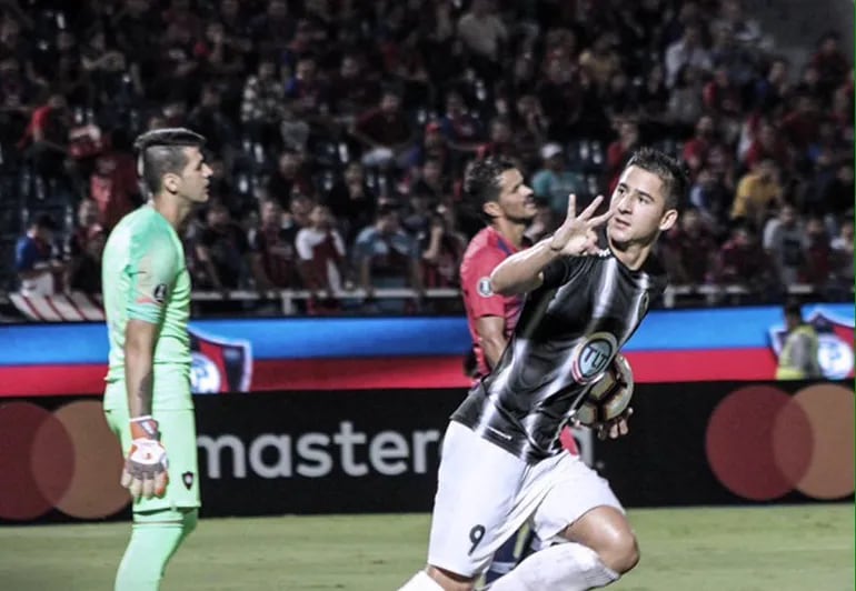 Guillermo Paiva y el día que anotó por Copa Libertadores ante Cerro Porteño y festejó con los tres dedos – Cerro Porteño