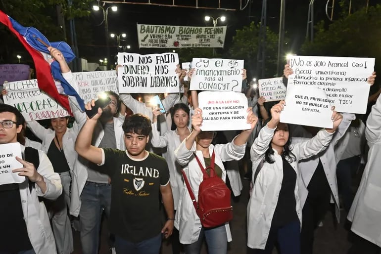 Hambre Cero: miles de universitarios marcharon en rechazo de la ley y en defensa de Arancel Cero