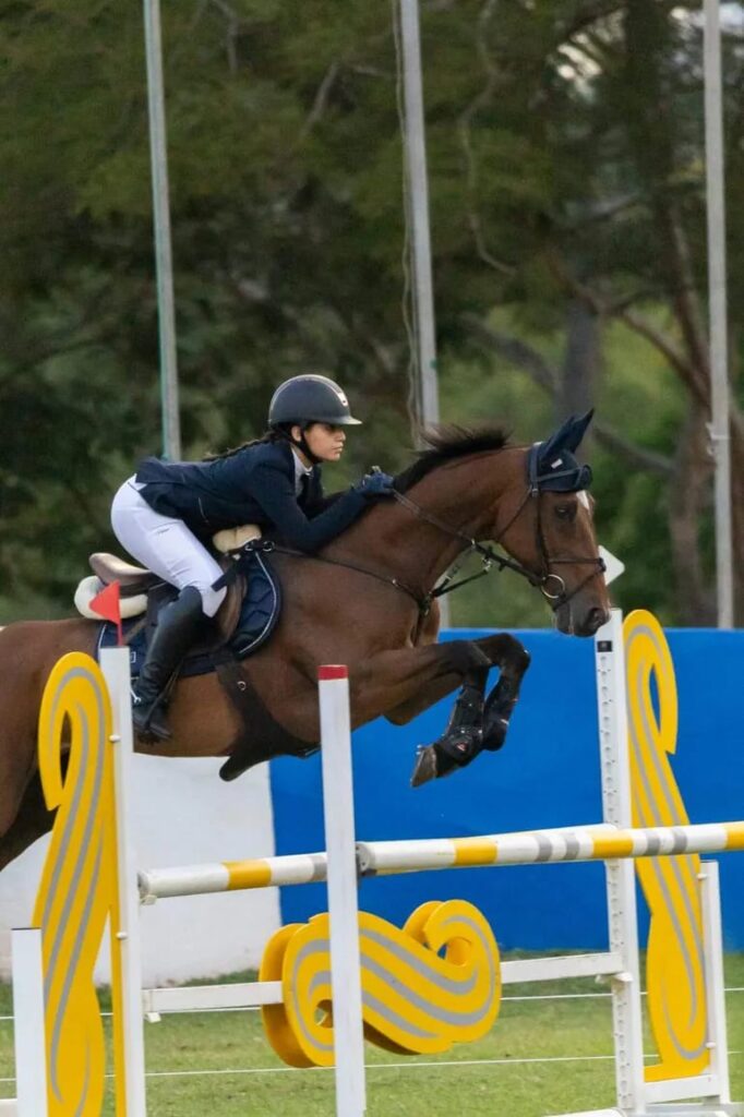 Hoy concluirá la Tercera Fecha del Ranking de Saltos de la Federación de Deportes Ecuestres del Paraguay (FEDEPA), que se desarrolla en dos pistas del Club Hípico Paraguayo (CHP). El arranque será a las 16:00. – Polideportivo