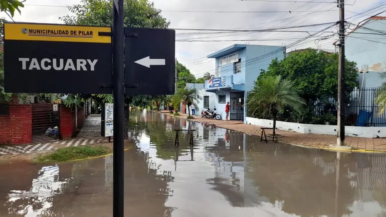 Lluvia torrencial inundó varios barrios