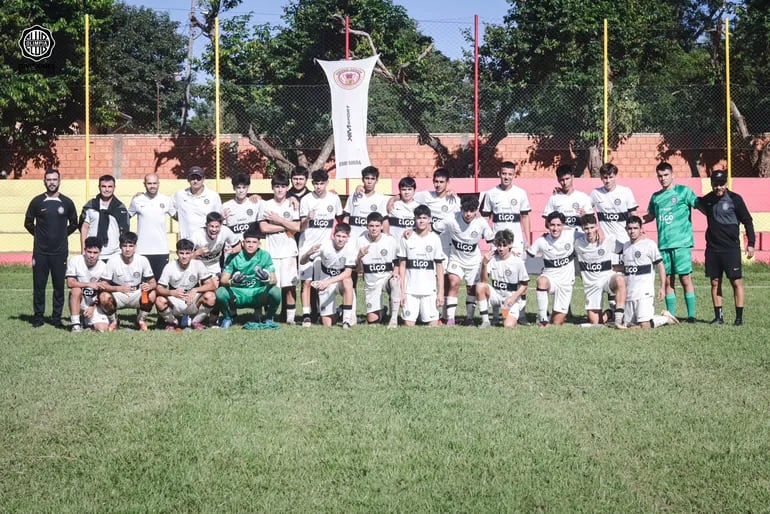 Los franjeados siguen al mando de la Sub 16