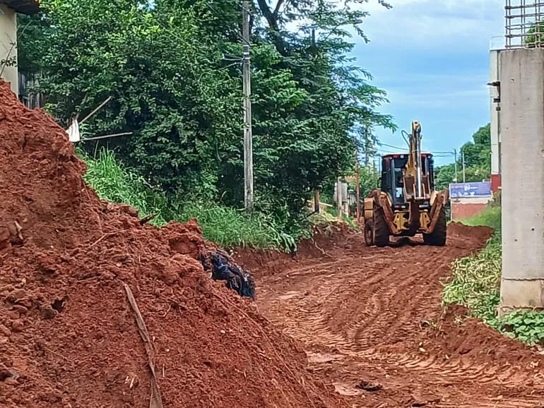 Municipalidad de Villa Elisa inicia arreglos en zona de obras de Avda. Colonia Elisa