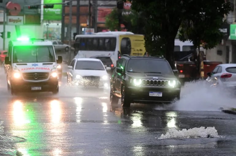 Pronóstico: seguirán las tormentas e ingresa un “débil frente frío” – Clima