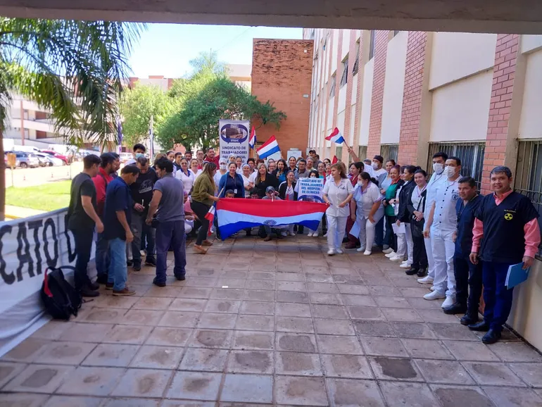 Proyecto de Servicio Civil: trabajadores de Clínicas están en contra y se declaran en movilización