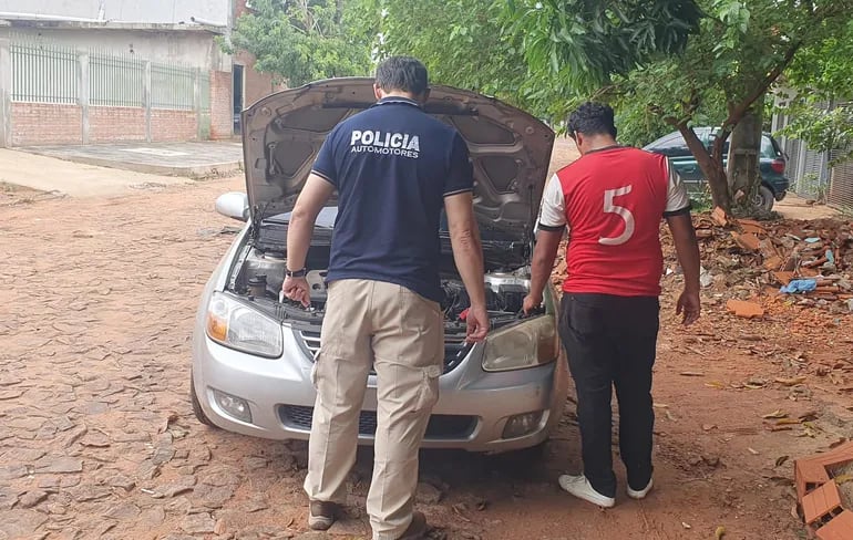 Recuperan vehículo robado y detienen a un sospechoso en San Lorenzo