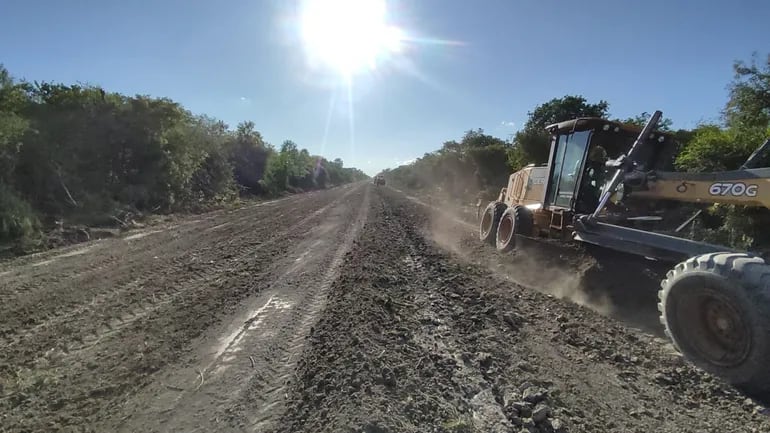 Reparación a medias de caminos obliga a ganaderos del Alto Paraguay a sumarse al trabajo