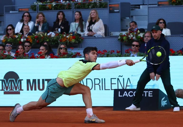 Sinner y Alcaraz pasan a cuartos en Madrid tras resolver partidos complicados – Tenis