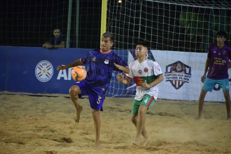 Tras la pausa por la Semana Santa, hoy se reanudará la Tercera Etapa, la última antes de disputarse la serie final, del Torneo Apertura de la Superliga APF de Fútbol Playa. – Polideportivo