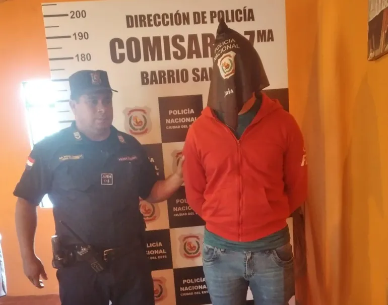 Una mujer fue llevaba a la fuerza y obligada a transferir dinero a su expareja