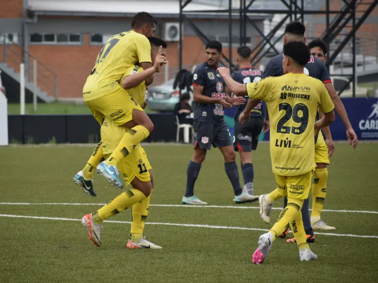 Deportivo Recoleta remontó y goleó a San Lorenzo y está firme en la punta – Fútbol de Intermedia