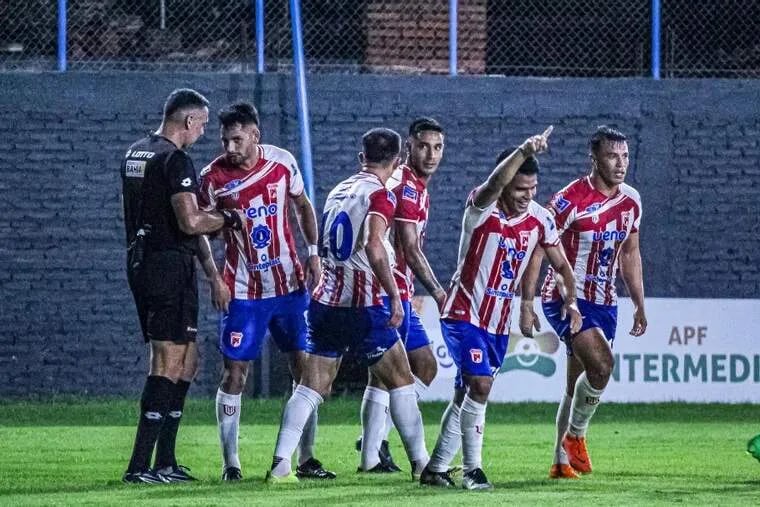 Intermedia: Golpe “Bajo” del Sportivo Carapeguá – Fútbol de Ascenso de Paraguay