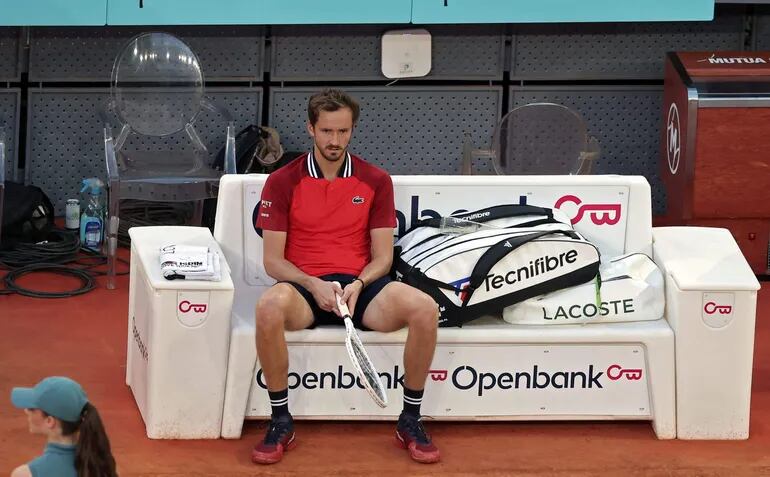 Medvedev abandona en cuartos en Madrid, Lehecka a semifinales – Tenis