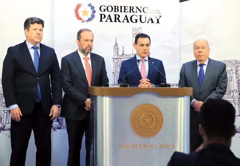 Ministro de Minas del Brasil Alexandre Silveir viene hoy a reiterar que no subirán tarifa de Itaipú