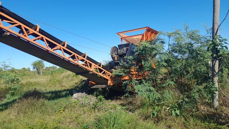 Pese a millonaria inversión no logran colocar ni medio centímetro de piedras en caminos del Alto Paraguay