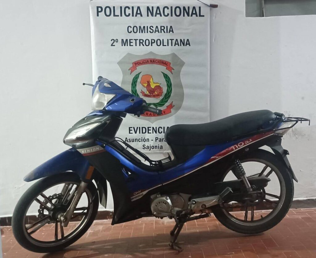 Recuperación motocicleta Kenton abandonada denunciada como hurtada en Asunción