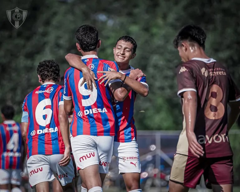 Sub 17: el puntero goleó y sigue en la cima – Fútbol