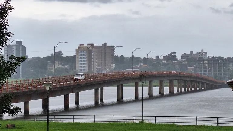 Video: intensas lluvias provocan inundaciones en Encarnación – Clima