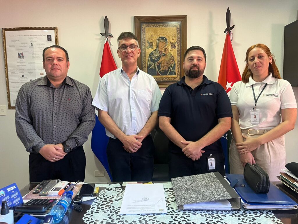 PJC: Equipo técnico DICUIDA visita Intendente para proyecto de albergue infantil