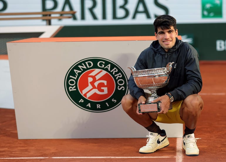 Alcaraz conquista su primer Roland Garros con remontada ante Zverev – Tenis