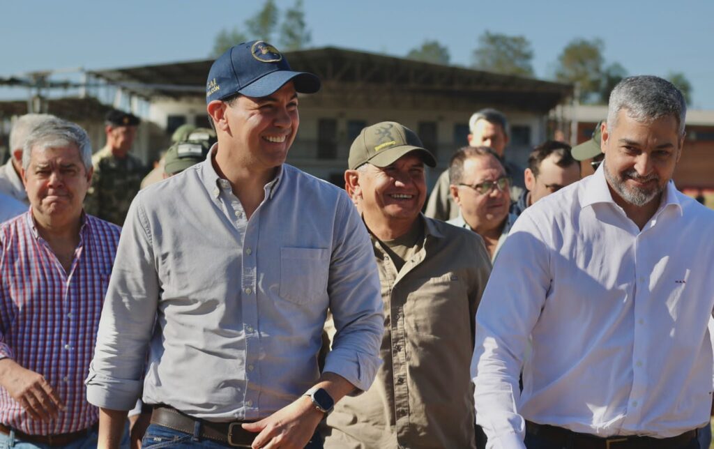 Estas son las “bombas” que tiró Santiago Peña contra el gobierno de Mario Abdo