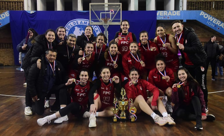 Félix Pérez Cardozo, tricampeón – Polideportivo