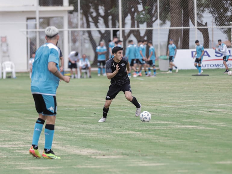 Libertad empató 0-0 con Racing en un amistoso en el CIDE – Libertad