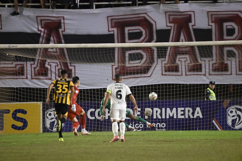 Olimpia vs. Guaraní: Servio rescata al Aurinegro – Fútbol