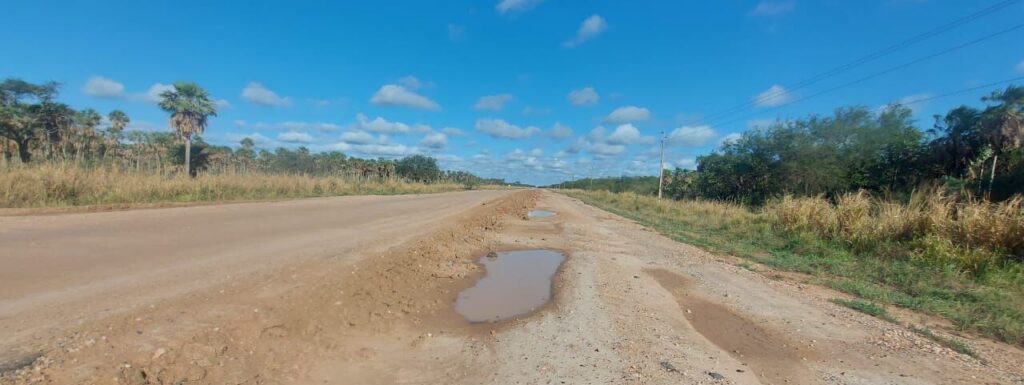 Camiones de gran porte salen de lodazal tras casi 24 horas