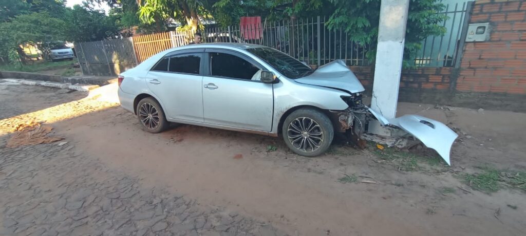 Conductor deja auto robado tras choque con motociclista y abandono