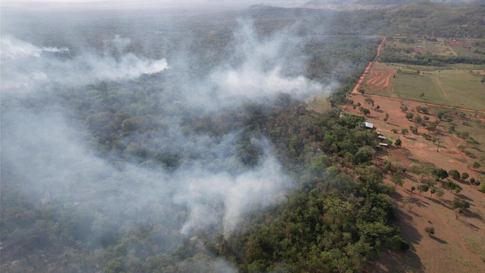 Una vez más, voluntarios dan batalla al fuego en Cerro Corá