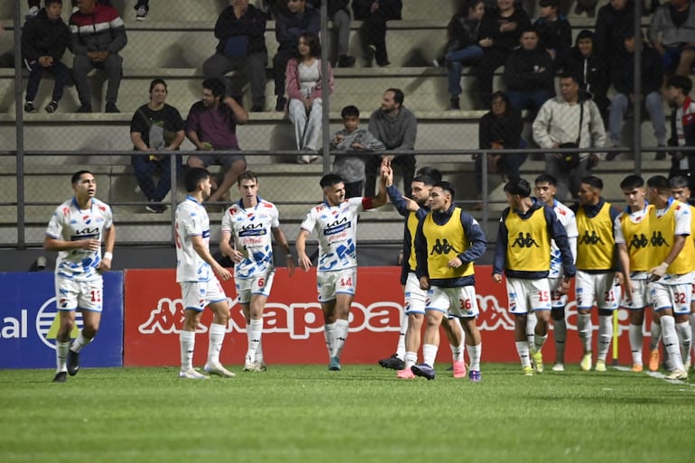 Nacional vs. Olimpia: La academia gana, deja sin invicto el torneo y se acerca – Fútbol