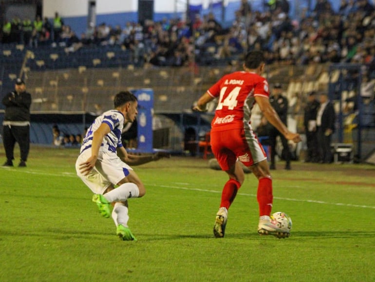 Sportivo 2 de Mayo vs. General Caballero JLM: El rojo da el golpe y Olimpia aumenta ventaja – Fútbol