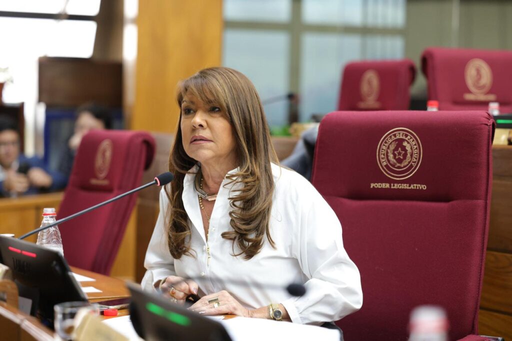 Celeste Amarilla pide a Santiago Peña vetar ley de fomento al alcohol que salpica a Gustavo Leite