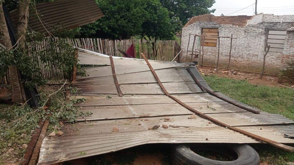 Temporal causó destrozos en Minga Guazú: hay reportes de viviendas destechadas