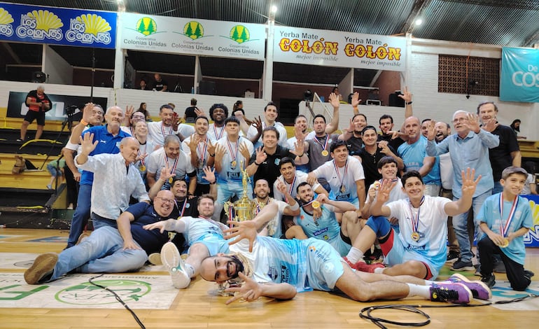 El Deportivo San José corroboró su condición de mejor equipo del baloncesto paraguayo de Primera División de los últimos tiempos, y consiguió anoche su octavo título consecutivo, imponiéndose por el abultado score de 81 a 60 a Colonias Gold en el cuarto juego de la serie del Torneo Clausura de la Liga Nacional de Básquetbol. Los santos celebraron la conquista de la decimooctava estrella de su historia. – Polideportivo