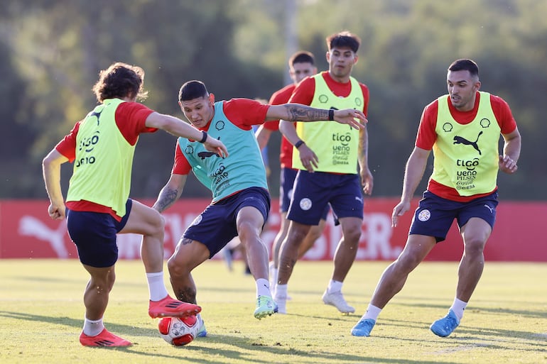 Selección paraguaya: apertrechados en Cochabamba – Fútbol