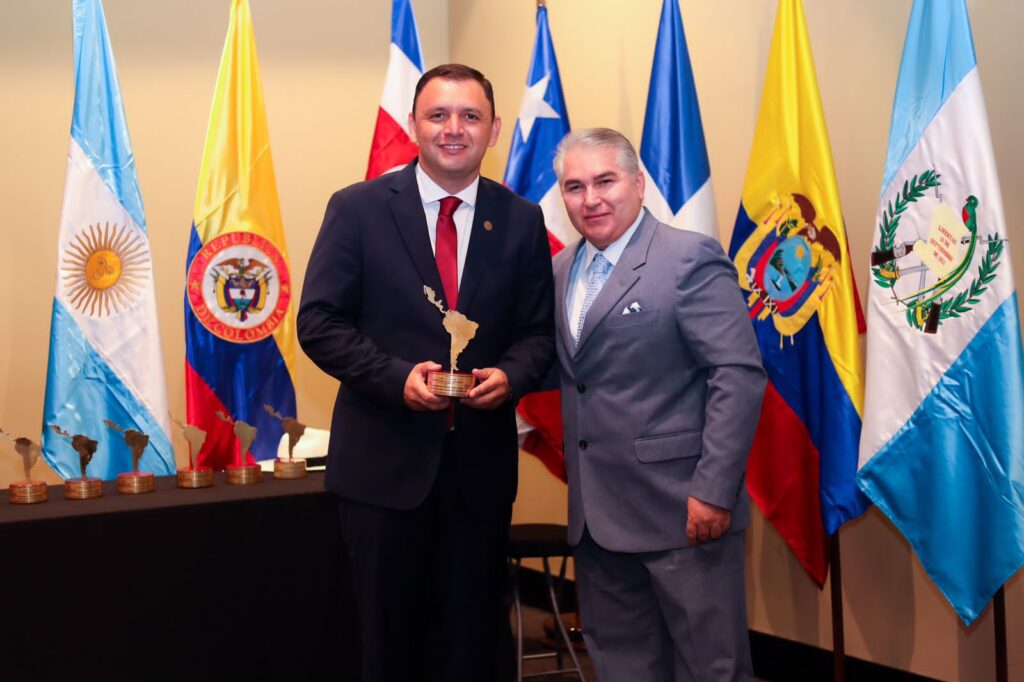 Gobernador de Misiones es distinguido como autoridad solidaria e incluyente de Latinoamérica 2024