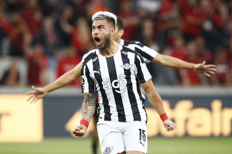Héctor Villalba y el interés de Cerro Porteño y Olimpia: “Me gustaría seguir en Paraguay” – Libertad